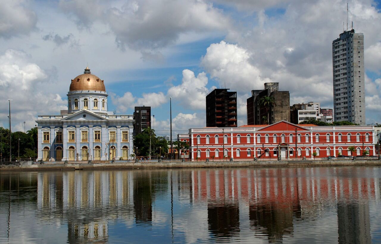 Alepe vota hoje criação de auxílios-saúde, moradia e alimentação para deputados