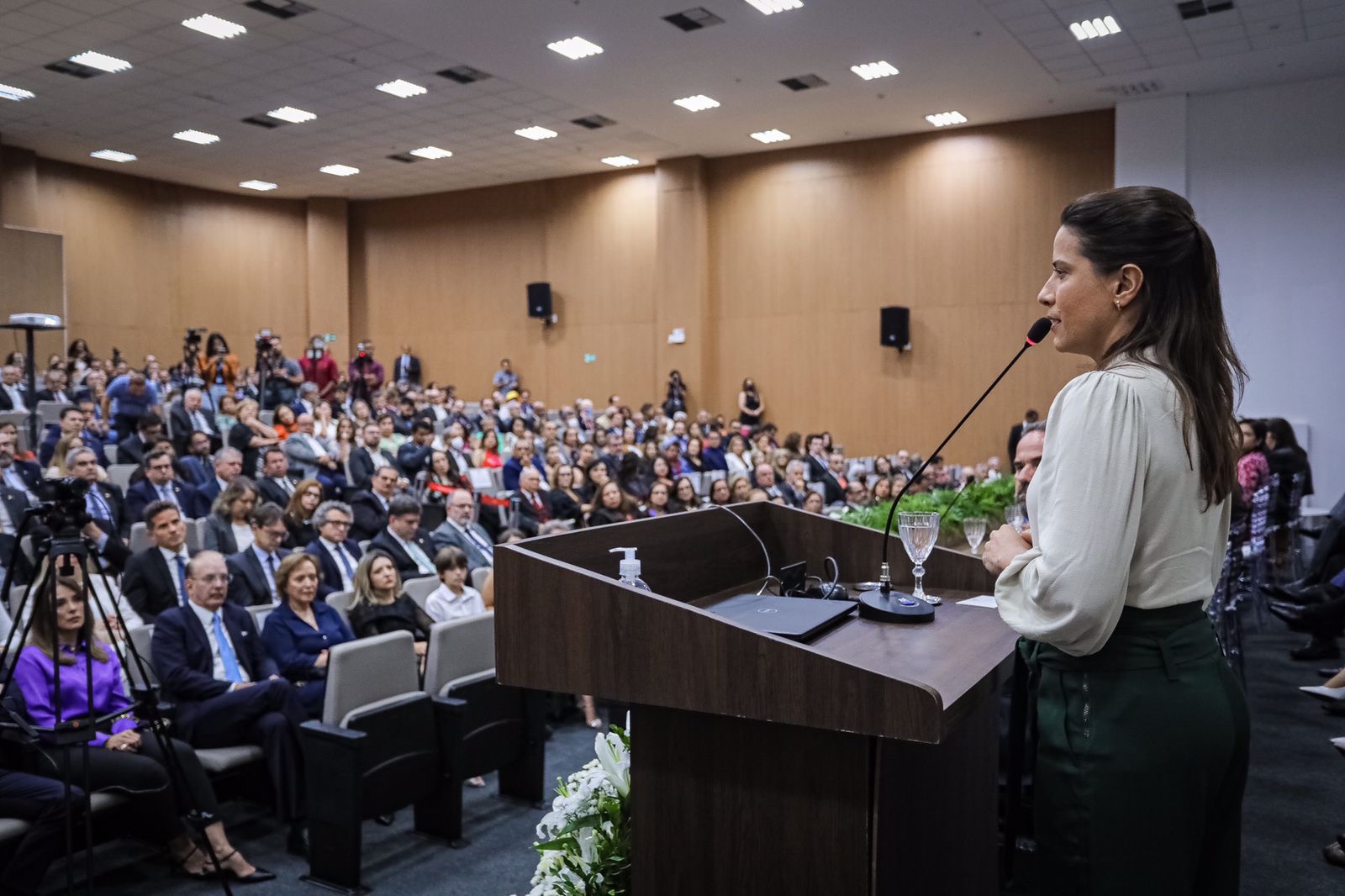 Raquel prestigia posse do novo procurador-geral de Justiça