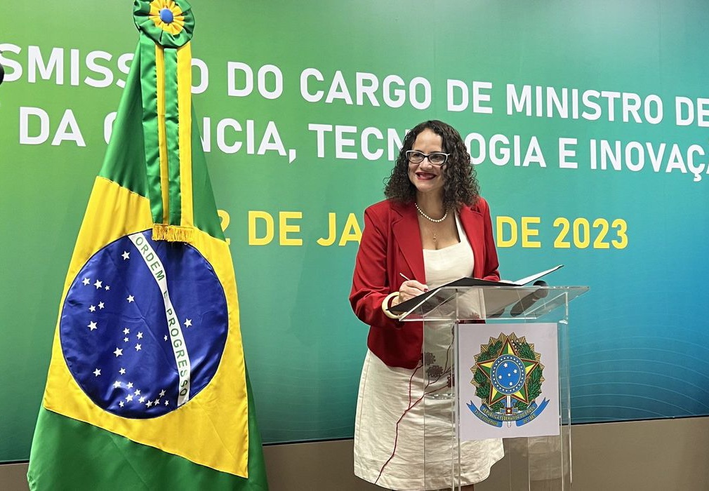 Luciana Santos assume o Ministério da Ciência e Tecnologia