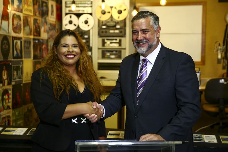 Kariane Costa toma posse no comando da EBC