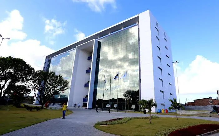 Romildo Porto assume presidência da Compesa