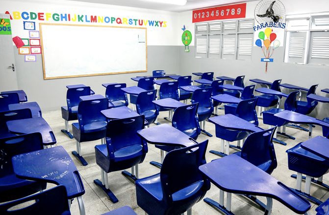 Prefeitura de Caruaru abre 400 vagas de estágio na Educação