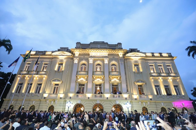 A versão do Estado sobre exoneração dos comissionados