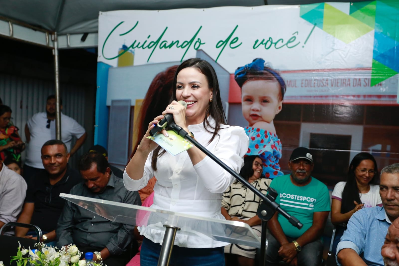 Márcia entrega quatro ruas pavimentadas em Serra Talhada