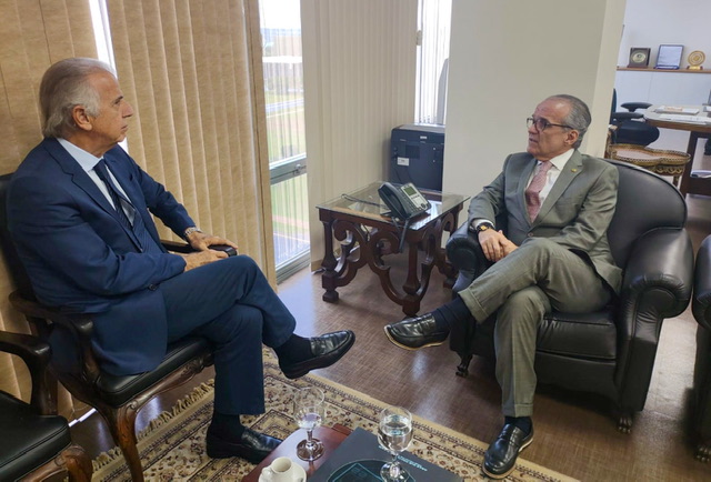 Escola de Sargentos na pauta do encontro entre Dueire e Múcio