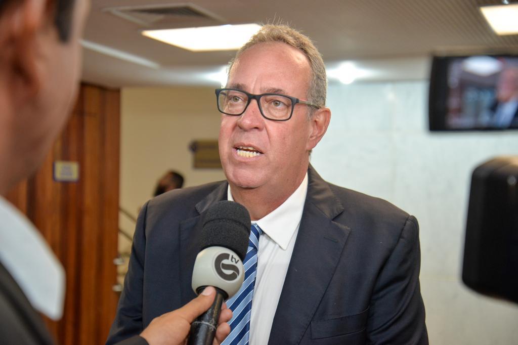 Álvaro Porto se solidariza com familiares das vítimas dos crimes em São João