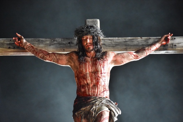 Paixão de Cristo: intérprete de Jesus fala sobre estreia no espetáculo