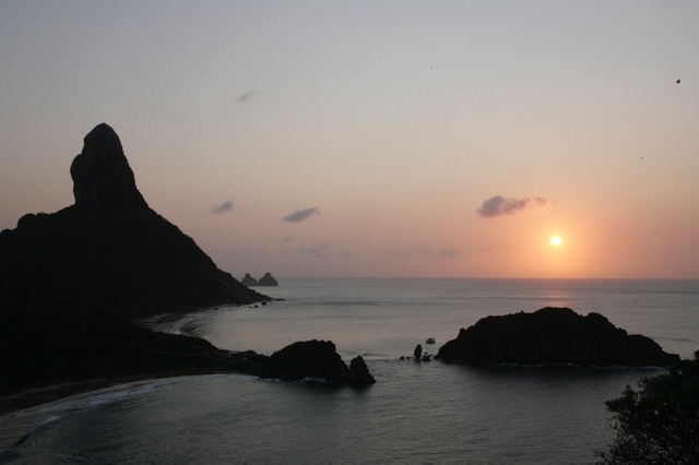 Azul disponibiliza mais um voo diário para atender demanda de Noronha 