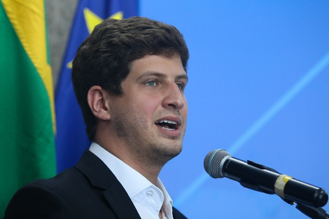 João Campos defende responsabilização de vândalos no DF
