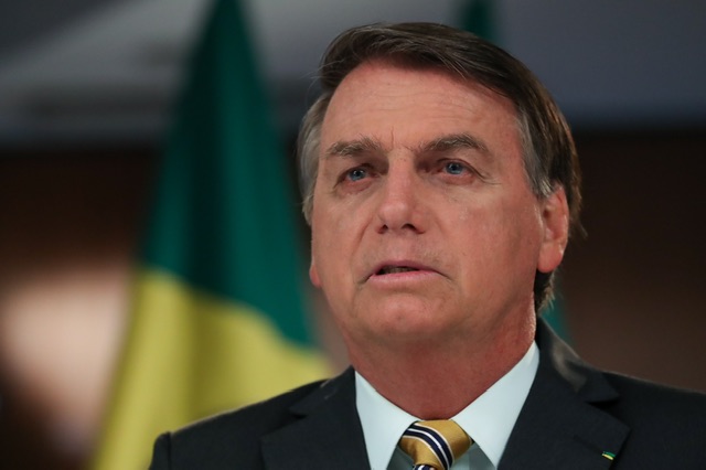 Bolsonaro rebate Lula sobre vandalismo no DF