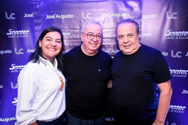 Em Gravatá, primeira noite de shows da Festa de Reis atrai multidão