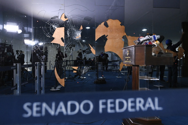 Justiça bloqueia R$ 6,5 milhões de acusados de financiar ataques