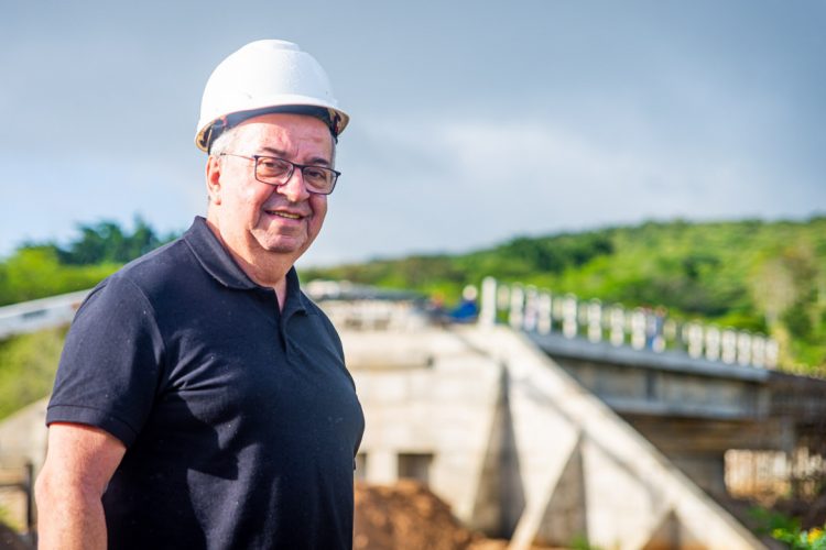 Joselito Gomes visita importante obra de mobilidade em Gravatá