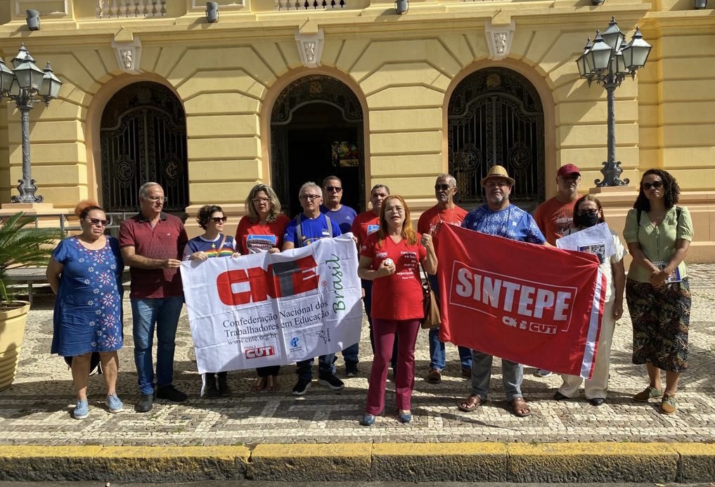 Sintepe vai ao Palácio exigir aplicação do Piso do Magistério em PE