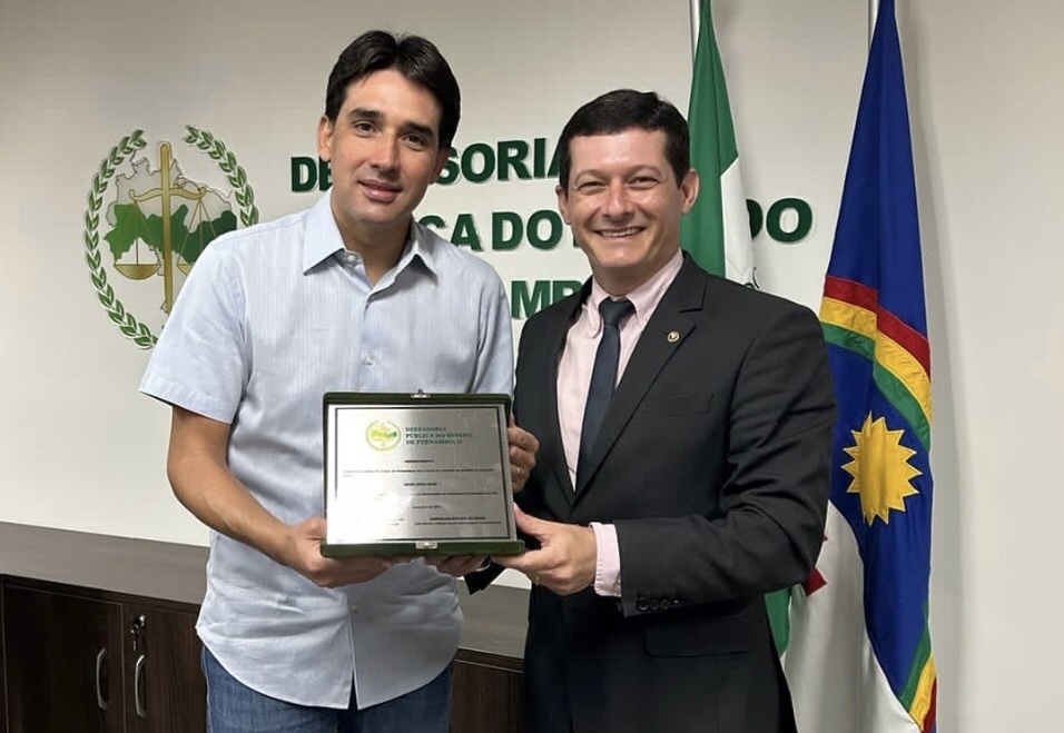 Deputado recebe homenagem da Defensoria Pública de PE