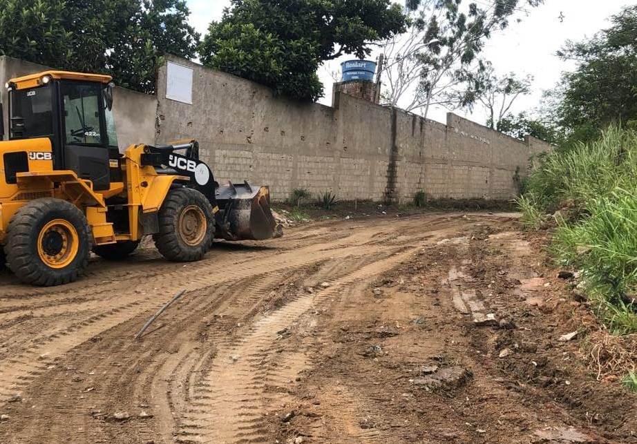 Em cinco dias, Prefeitura de Caruaru recuperou 25 quilômetros de estradas na zona rural