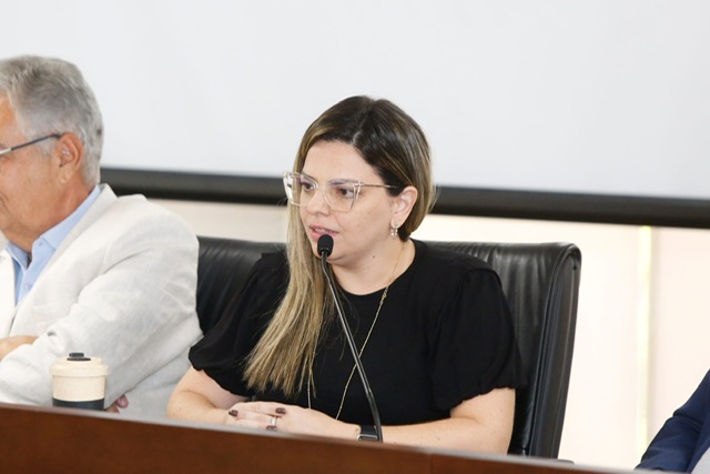 Comissão aprova nome de Thallyta Figueiroa para administração de Noronha