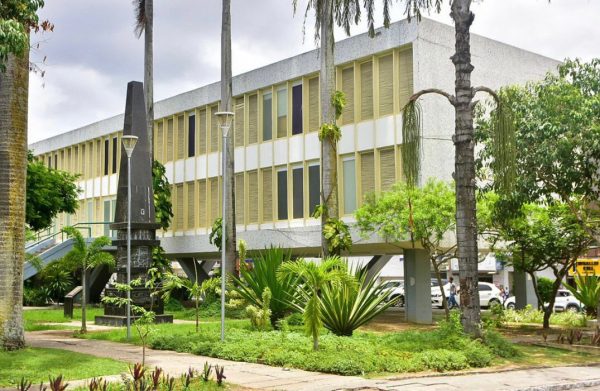 Prefeitura decreta luto oficial, após tragédia em abrigo de Caruaru