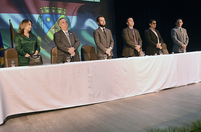 Presidente do Fecomércio recebe Título de Cidadão Caruaruense 