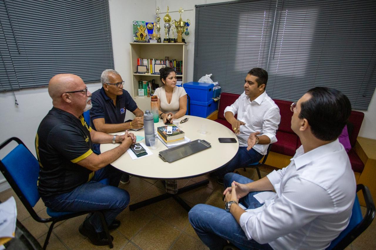 Deputado Fernando Rodolfo abre diálogo com o SISMUC