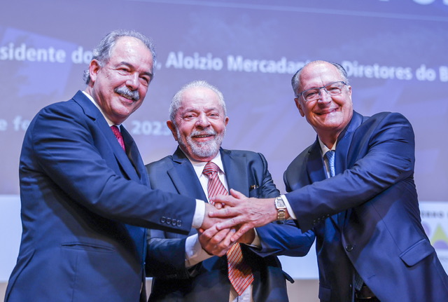 Mercadante promete um BNDES verde, inclusivo e tecnológico