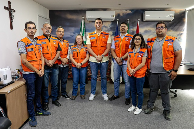 Prefeito de Caruaru recebe homenagem da Defesa Civil 