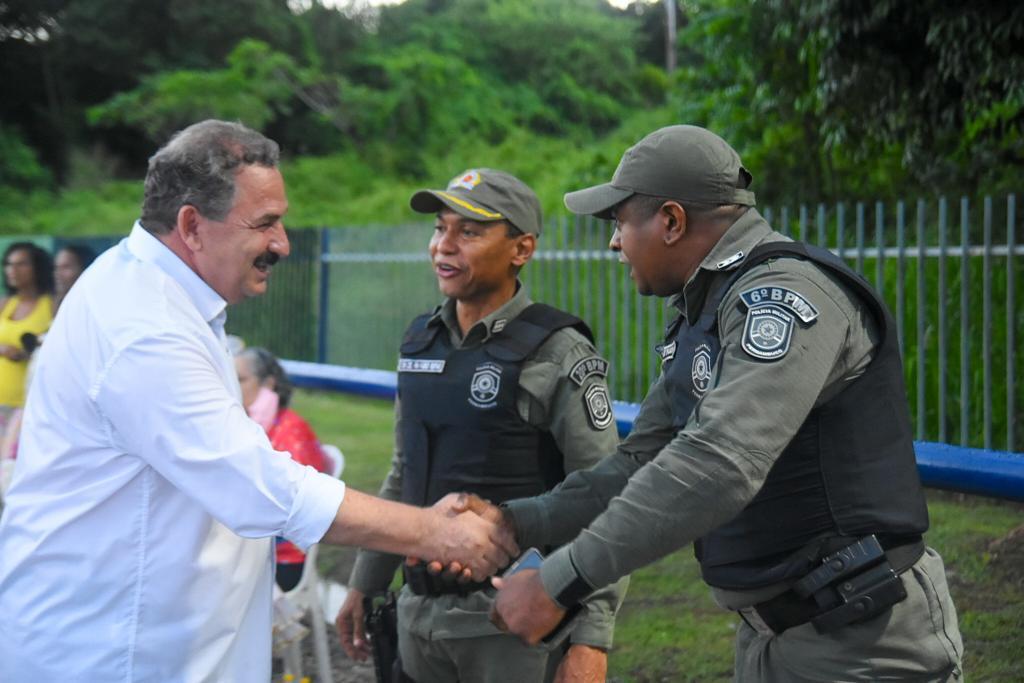 Eriberto exalta atuação de policiais militares, civis e bombeiros no Carnaval