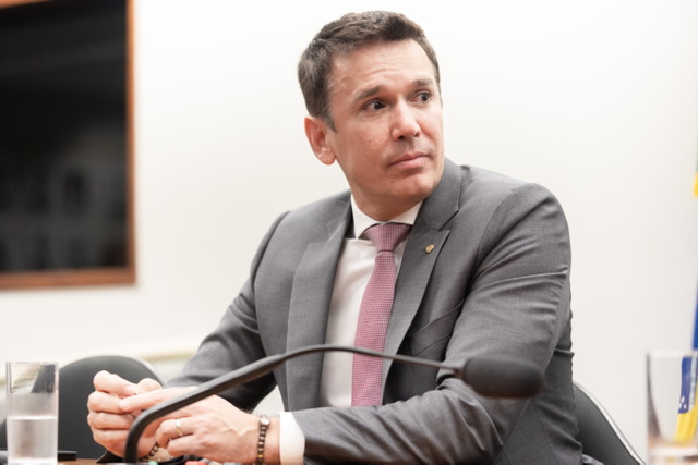 Felipe Carreras não será afetado por decisão de Aras