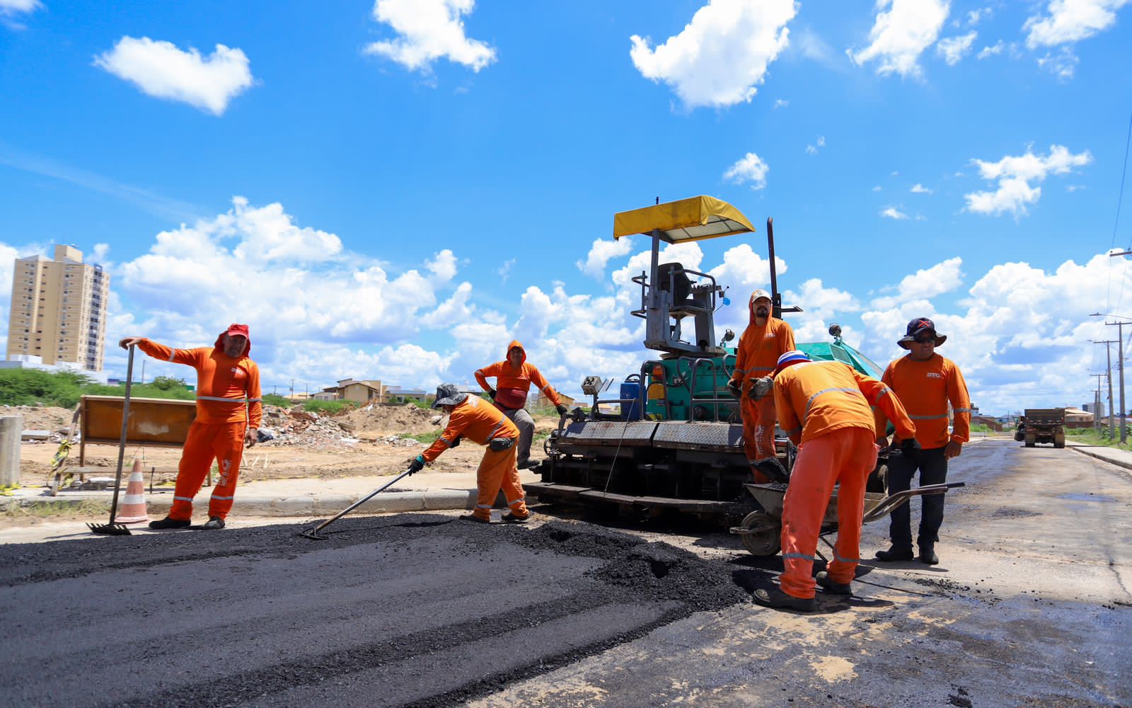 Simão anuncia R$ 1,7 milhão para obra de mobilidade em Petrolina