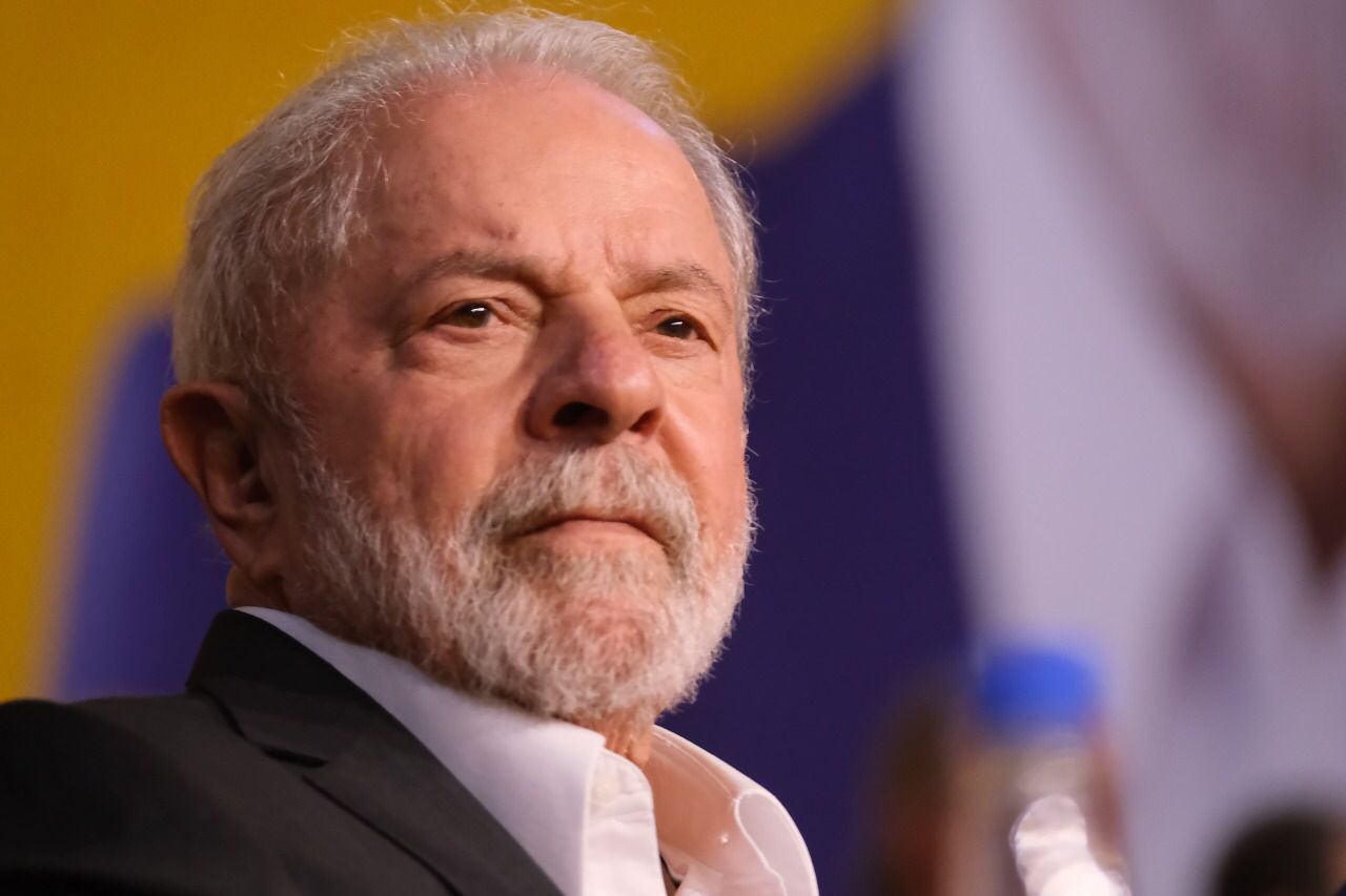 Lula anuncia isenção de IR até R$ 2.640 e salário mínimo a R$ 1.320