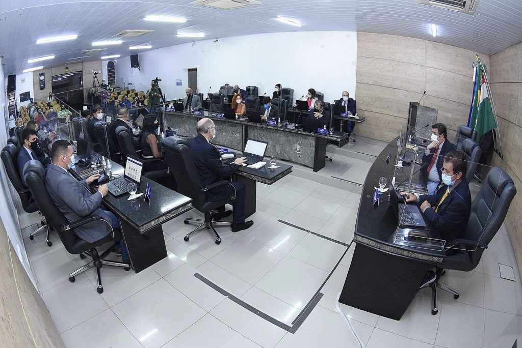 Câmara de Caruaru aprova aumento de benefícios para servidores e parlamentares