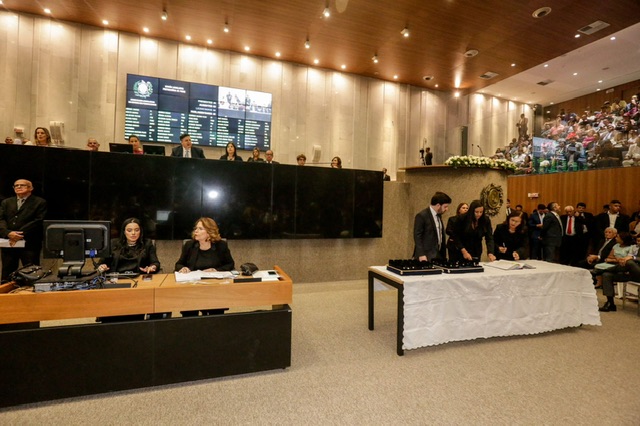 Com reviravolta, Alepe encerra eleição da Mesa Diretora; veja composição