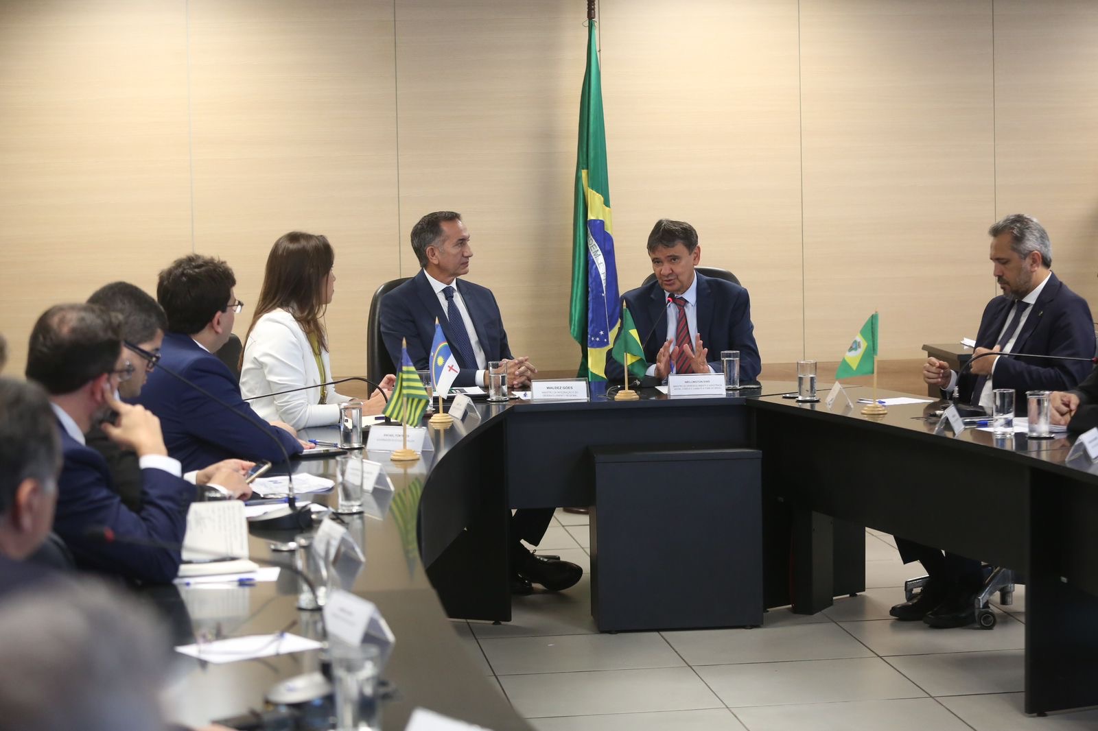 Em Brasília, Raquel busca investimentos para Transnordestina