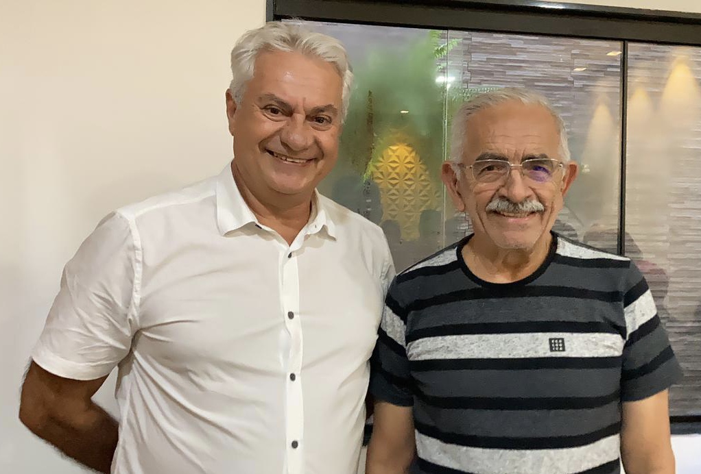 Yves Ribeiro empossa Jorge Carreiro como novo secretário