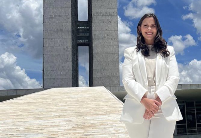 Maria Arraes toma posse na Câmara dos Deputados