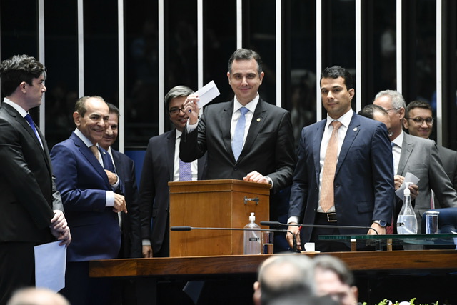 Eleição da Mesa Diretora do Senado continua nesta quinta (2)