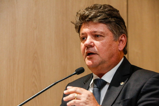 Cenário Político: PSB-PE tenta se encontrar na oposição