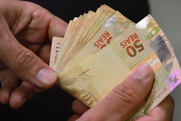 Consulta a “dinheiro esquecido” em bancos volta nesta terça; confira se tem direito