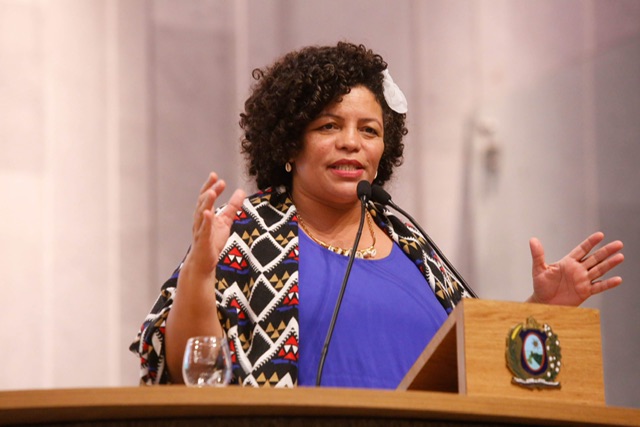 Dani Portela assume presidência da Comissão de Direitos Humanos da Alepe