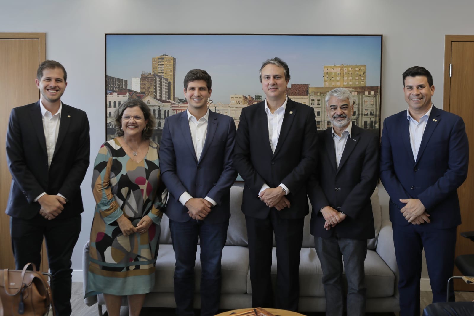 Prefeito discute prioridades para o Recife com chefe do MEC