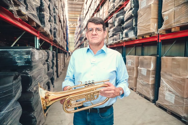 Alcides denuncia material comprado e sem uso pela Prefeitura do Recife