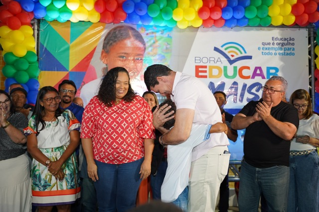 Simão Durando entrega reforma e ampliação de escola no N-11