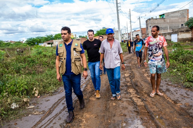 Fernando Rodolfo destina R$ 2 milhões de emendas para vítimas das chuvas em Caruaru