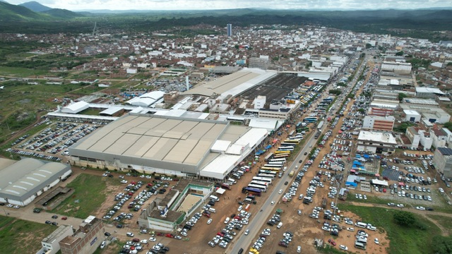 Governadora vê com preocupação mudanças nas feiras do Polo de Confecções do Agreste