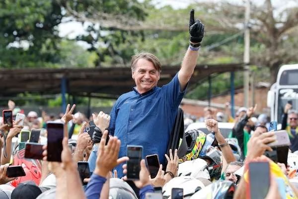 Bolsonaro voltará ao Brasil na próxima quinta (30)