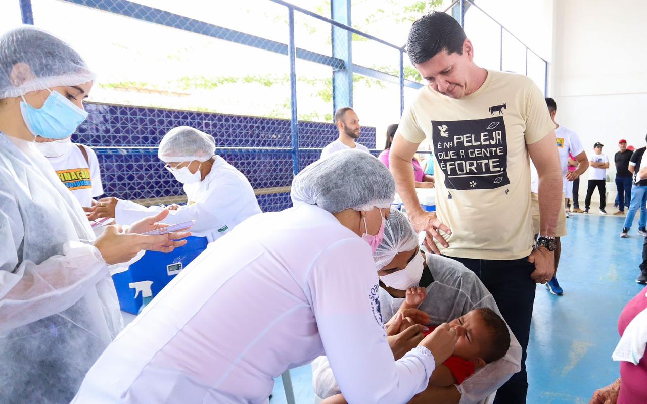 Petrolina inicia campanha de incentivo à vacinação para crianças e adolescentes