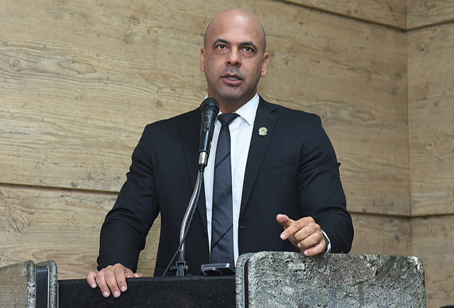 Comissão de Ética da Câmara de Caruaru define relator de processo que pode cassar vereadora