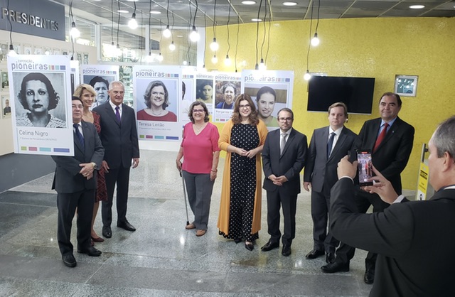 Teresa é homenageada na exposição “Pioneiras”, do TRE