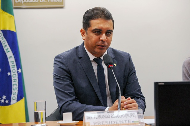 Fernando Rodolfo alfineta Rodrigo Pinheiro: “o prefeito gosta muito de fazer festa”