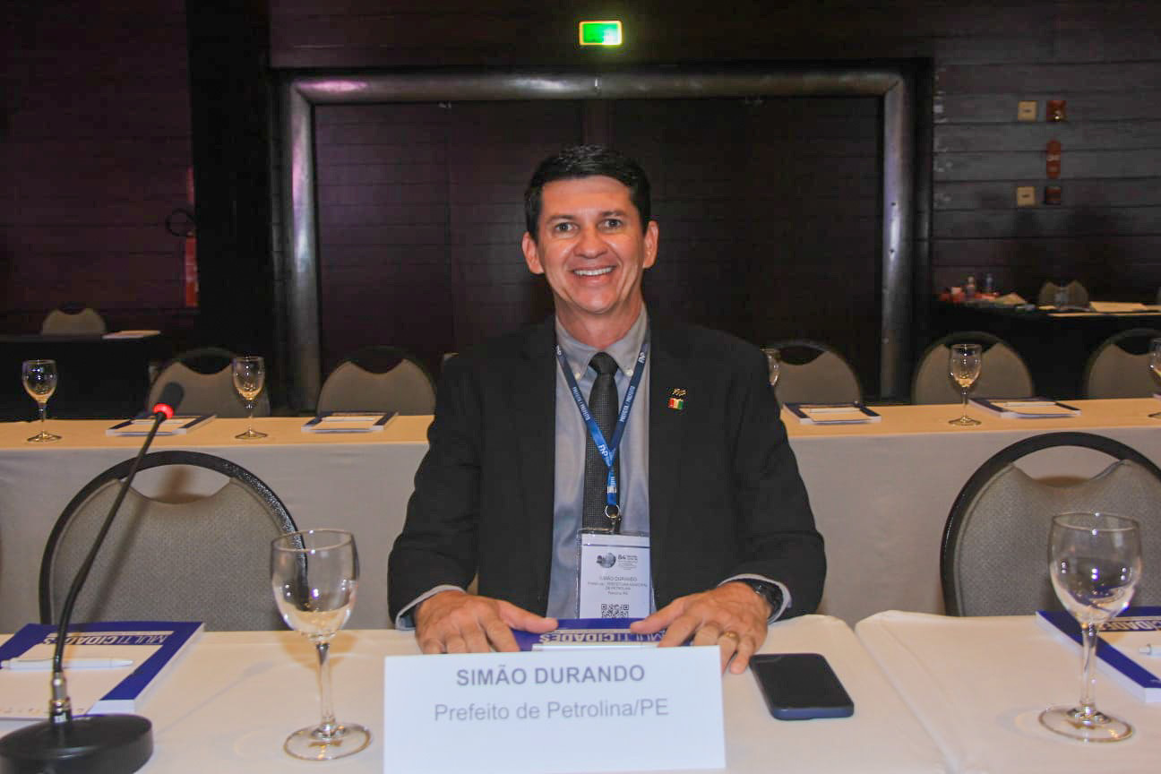 Simão assume vice-presidência na Frente Nacional de Prefeitos